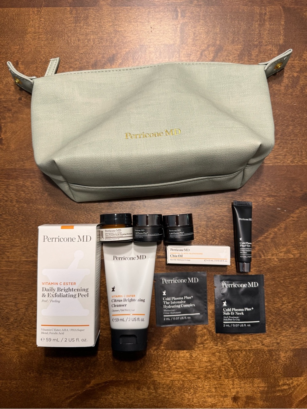 Perricone MD Women’s Skincare Travel Set with Cream Bag - Light Sage